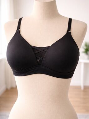 Zobha Black Crisscross Wireless Comfort Bra